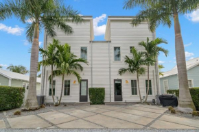 NEW! The Humidor - 2 Epic, Luxury Ybor Townhomes, Steps to 7th Ave